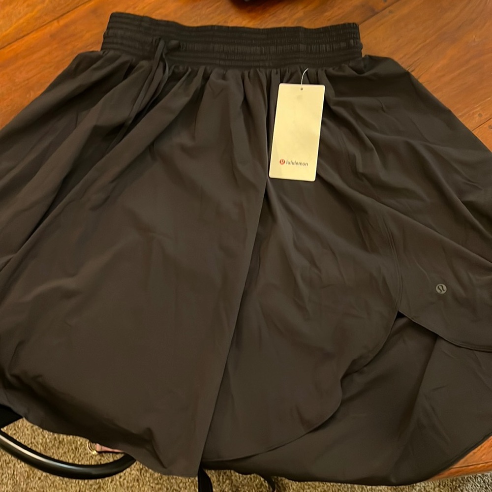 Lululemon Women’s skirt